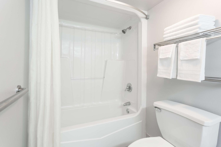 Bathroom 30