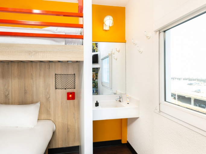 Bedroom 4, hotelF1 Lorient, Morbihan