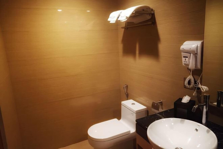 Bathroom 4