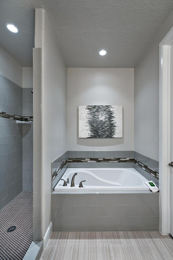 Bathroom 4, Red Rock Getaway, Washington