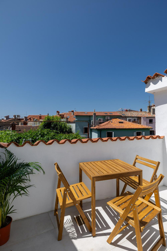 Others 5, Miracolo di Mare Golden House, Piran