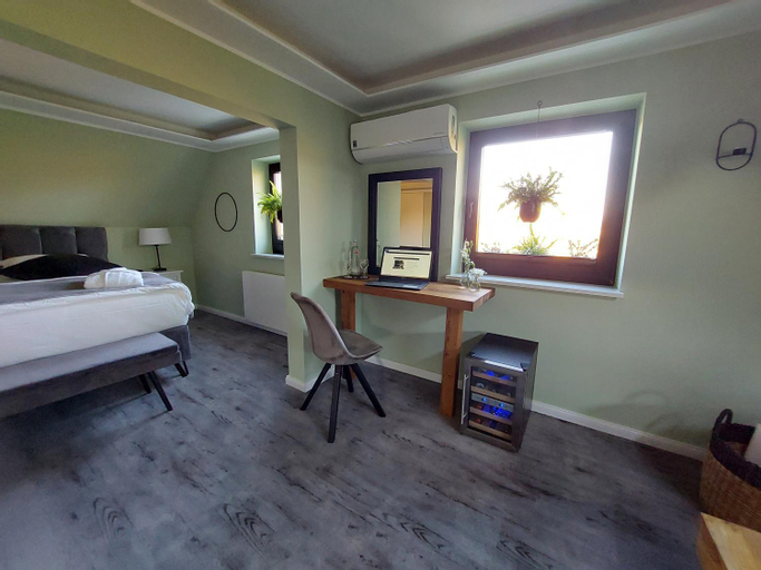 Others 4, Hotel Hilleringmann, Unna
