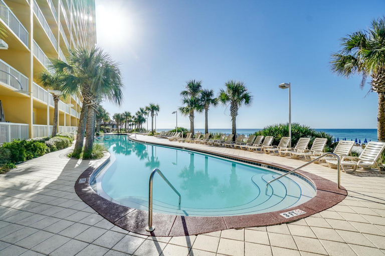 Sport & Beauty 2, Calypso Beach Resort Towers, Bay