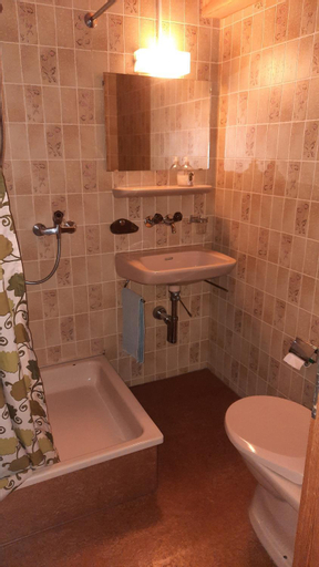 Bathroom 4