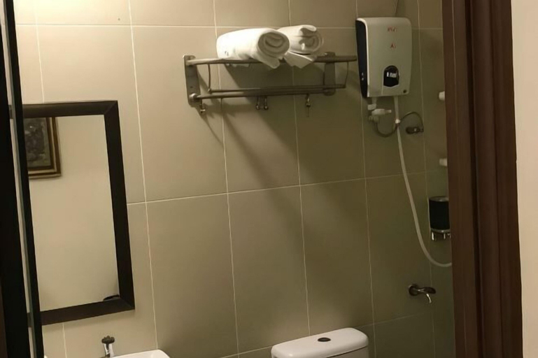 Bathroom 15