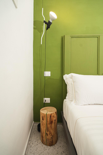 Others 4, Casa Valentina, Ancona