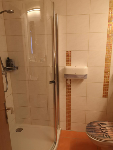 Bathroom 2, Hotel Wirt Z'Minsta, Gmunden