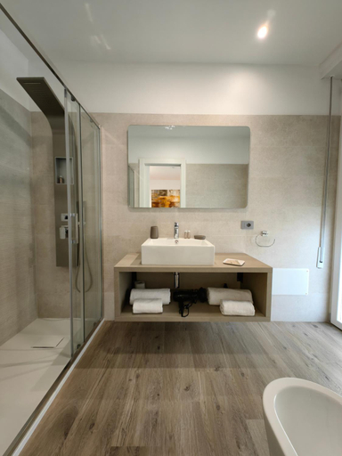 Bathroom 3, Galleria Roma Art Guesthouse, Oristano