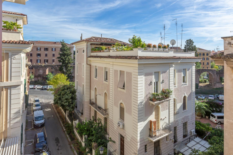 Exterior & Views 1, Aqua Claudia and Anio Novus Apartments, Rome