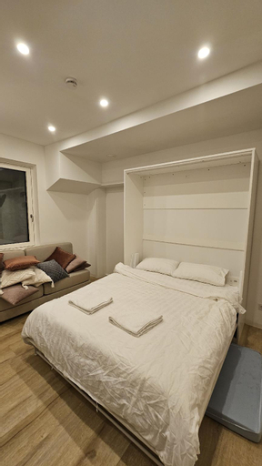 UG Neubau City Wohnung (Pool+Gym extra buchbar), München