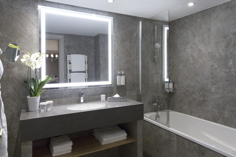 Bathroom 7