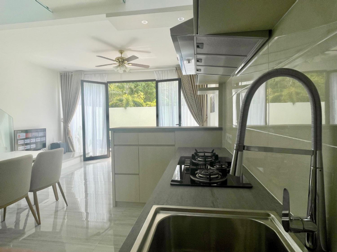 Dining Room 6