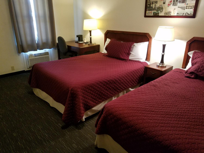 Bedroom 3, West Plains Motel, Howell