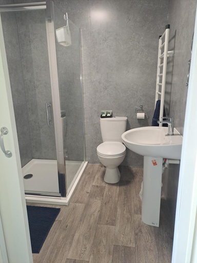 Bathroom, Celtic Minor Stables, Powys