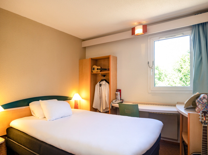 Bedroom 3, ibis Autun, Saône-et-Loire