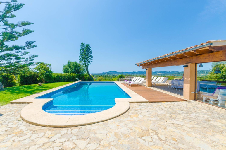 Others 3, Finca Can Setri, Baleares