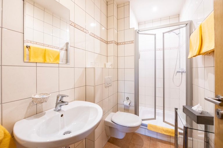 Bathroom 1, Hotel Gerwing-Wulf, Borken