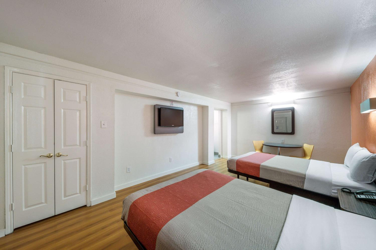 Bedroom 3, Motel 6 Dallas, Tx - Farmers Branch, Dallas