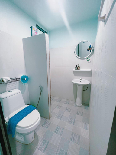 Bathroom 3, At Thara Aonang, Mueang Krabi