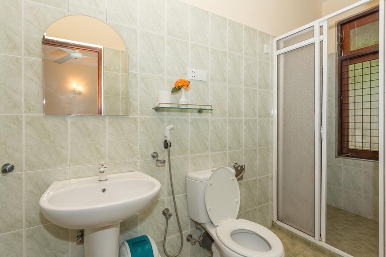 Bathroom 4, Hotel Amanda Hills, K.F.G. & G. Korale