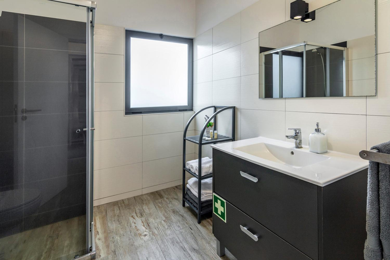 Bathroom 3, Santa Rita Greenhouse Villas, Ponta Delgada