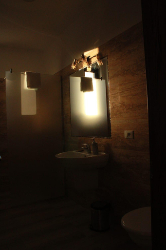 Bathroom, Hotel Dia Lin, Borsa