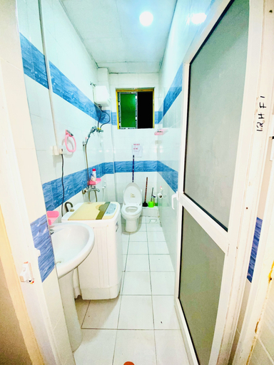 Bathroom, Sebastian apartment, Kinondoni
