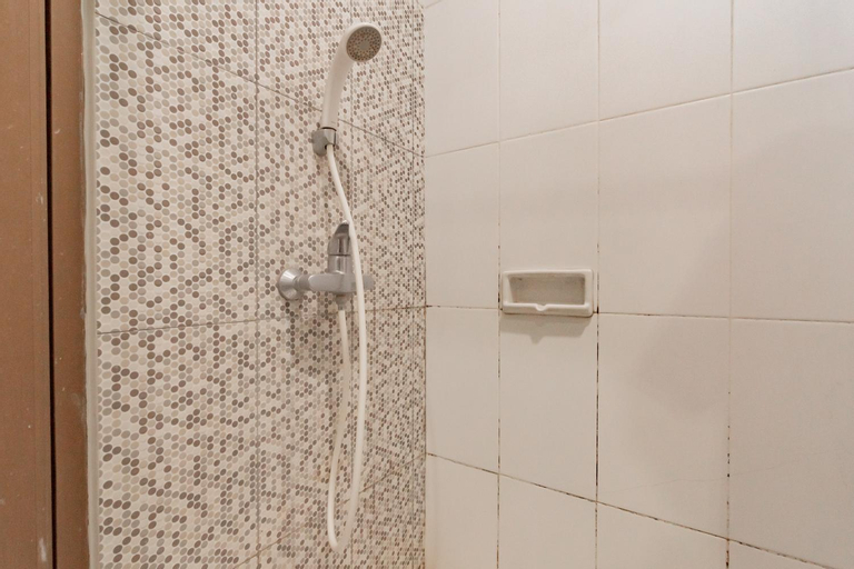 Bathroom 12