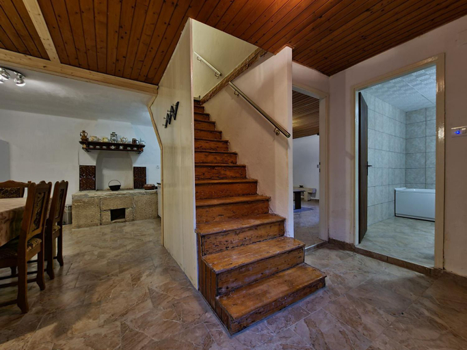Others 5, House 2120, Marčana