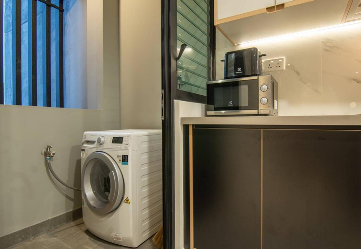 Others 4, Luxury 2 or 3BR Apartment in Dist 1 n Pool, gym, airport pickup, District 1