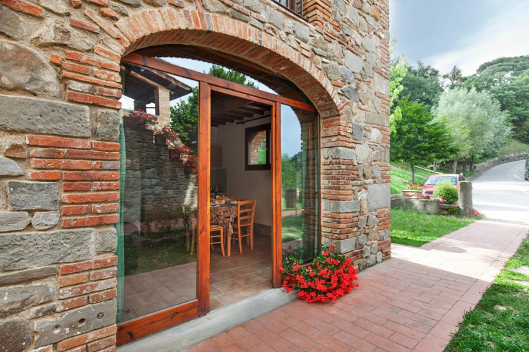 Exterior 3