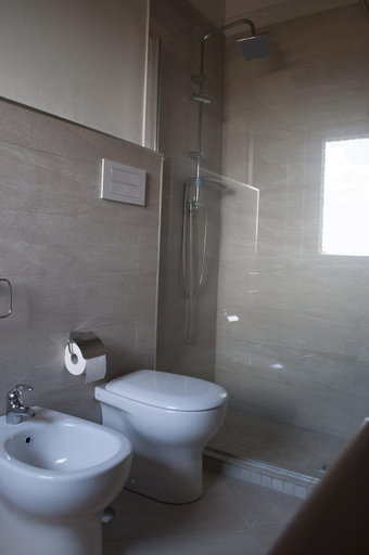 Bathroom 4, Casale 700, Cosenza