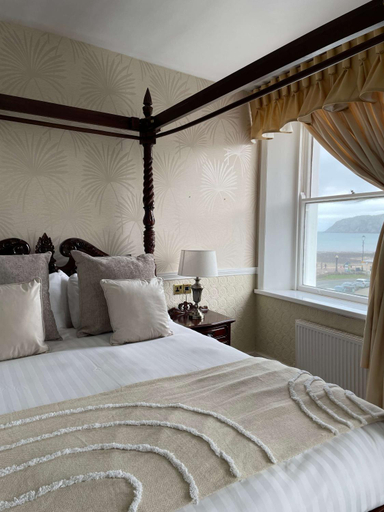 Bedroom 2, montclare hotel, Conwy