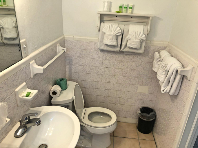 Bathroom 3, The Pelican Key Largo Cottages, Monroe