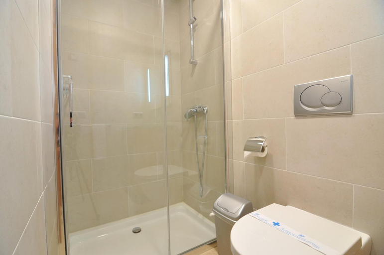 Bathroom 3, RNET - Apartments Roses Port Trebol, Girona