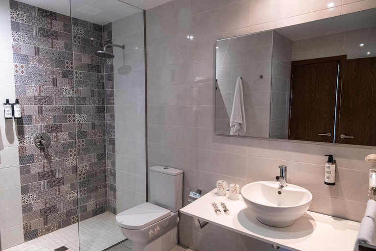 Bathroom 4, Adonis Plaza, Santa Cruz de Tenerife