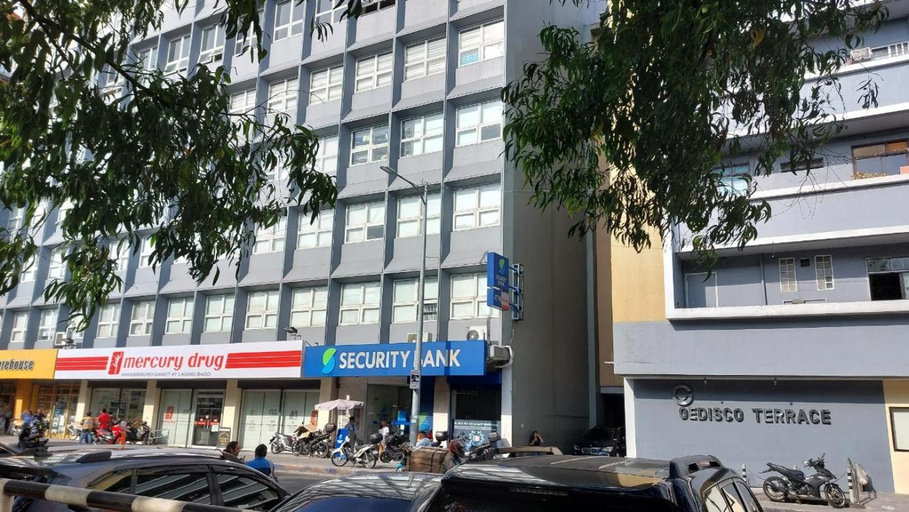 Exterior 5