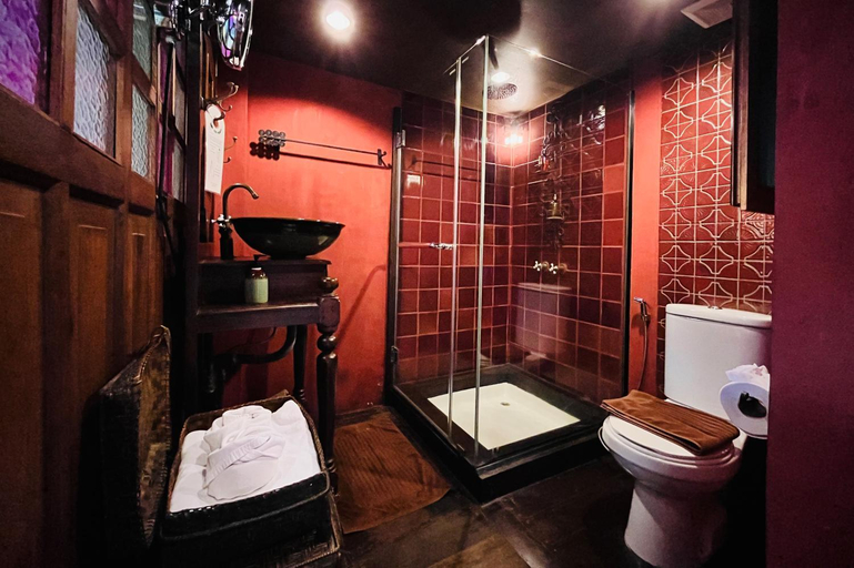 Bathroom 4