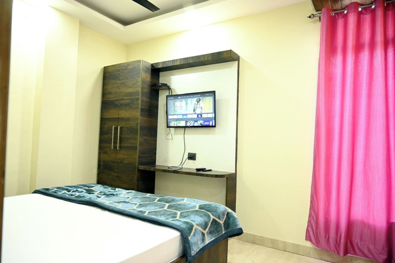 Bedroom 3, Hotel Crystal, Ghaziabad