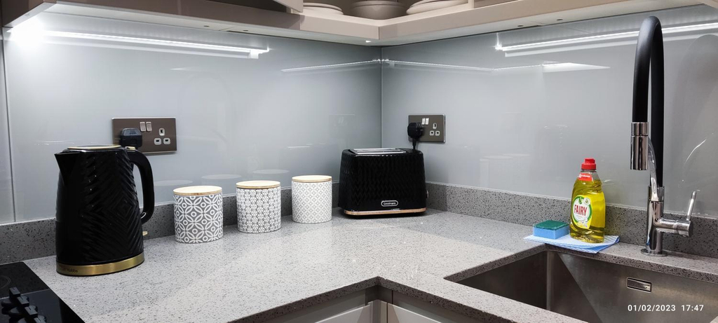 Kitchen, London gateway studio flat, Hertfordshire