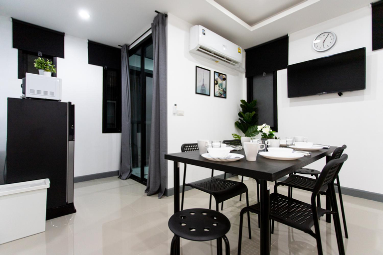Dining Room 4