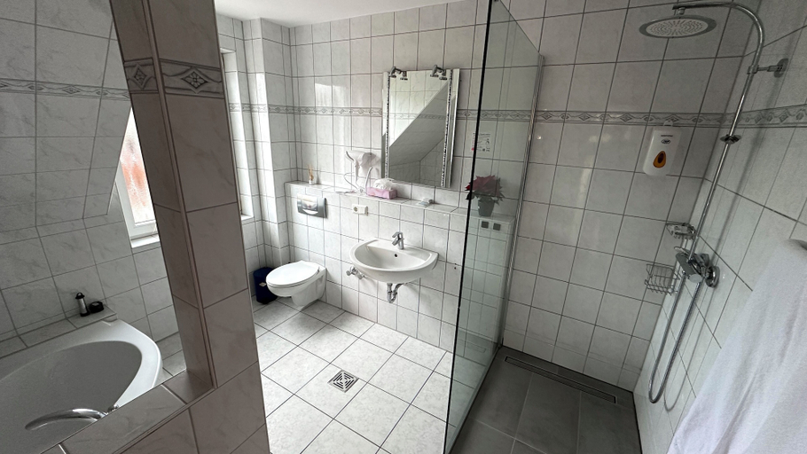 Bathroom 5, Bootshaus Hamm, Hamm