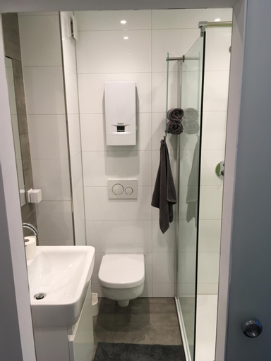Bathroom 12