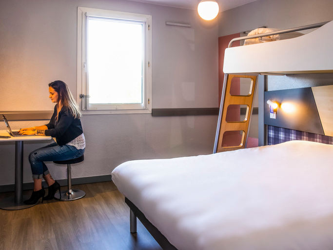 Bedroom 3, Greet Hotel Annecy Cran Gevrier, Haute-Savoie
