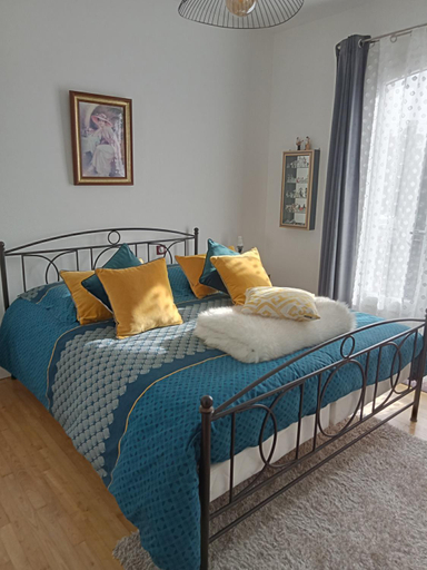 Others 2, Chambre privative avec salle d'eau, Charente