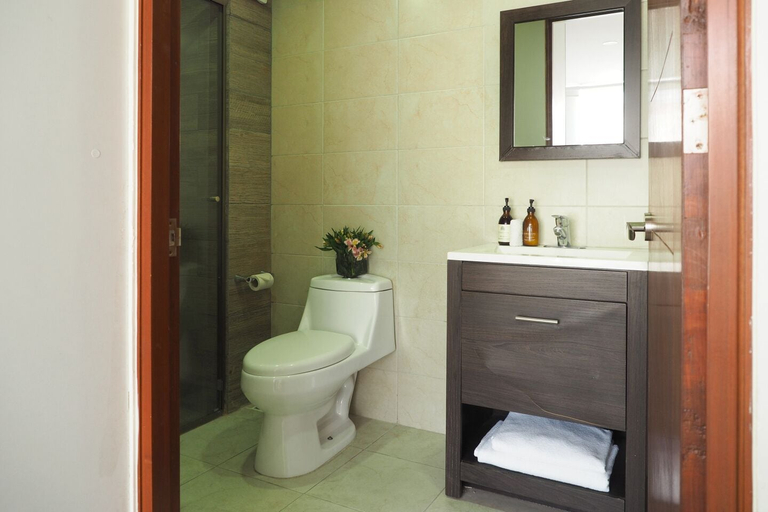Bathroom, Mirador Pushkin by The Local Way, Mexico City