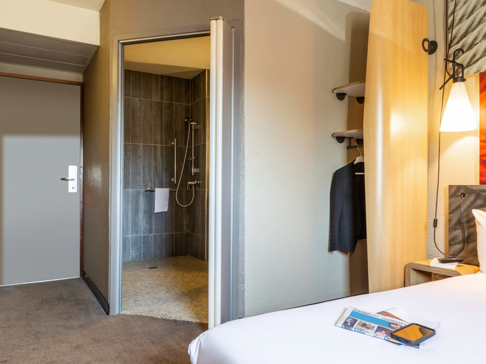 Bedroom 3, ibis Massy, Essonne