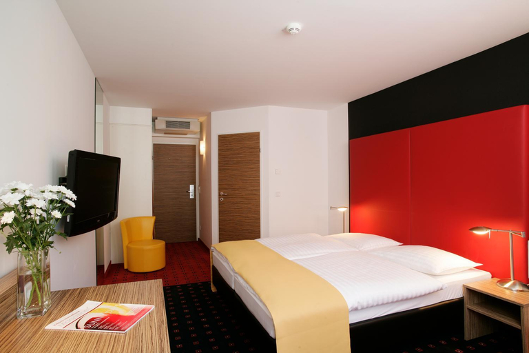 Bedroom 2, Senator Hotel Vienna, Wien
