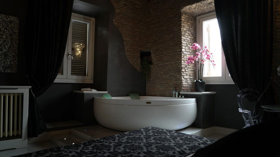 Bathroom 5, Rhome Luxury suite, Rome