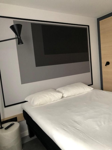 Bedroom 4, ibis Laon, Aisne